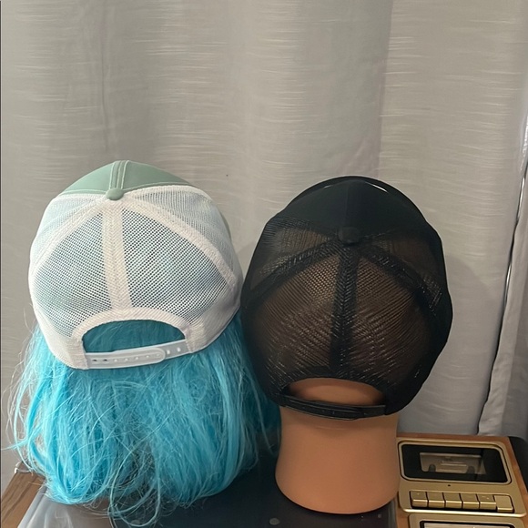 Las Vegas 2025 trucker hats! Turntable not included ?